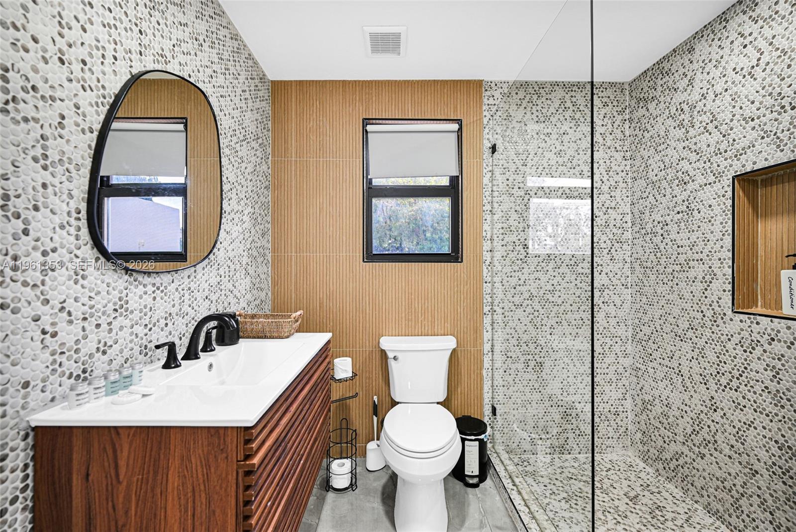 112 NW 53rd St Miami, FL 33127