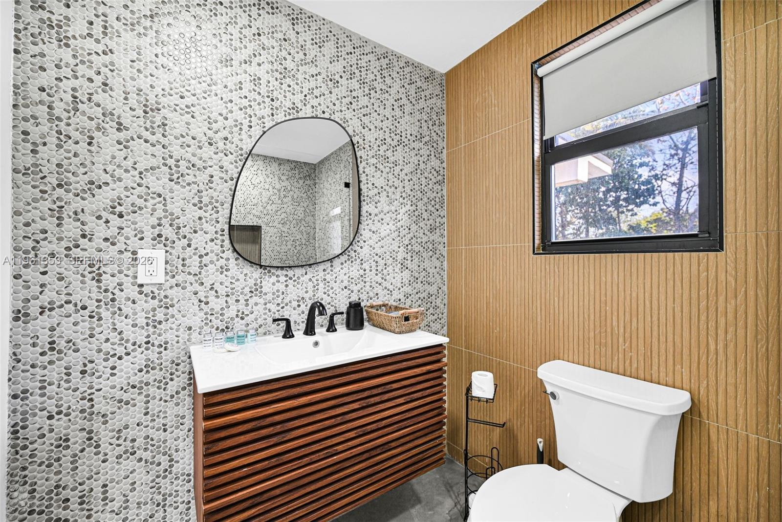 112 NW 53rd St Miami, FL 33127