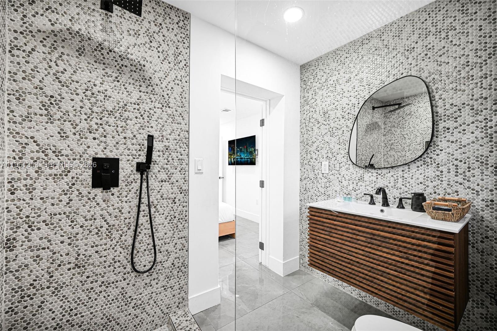 112 NW 53rd St Miami, FL 33127