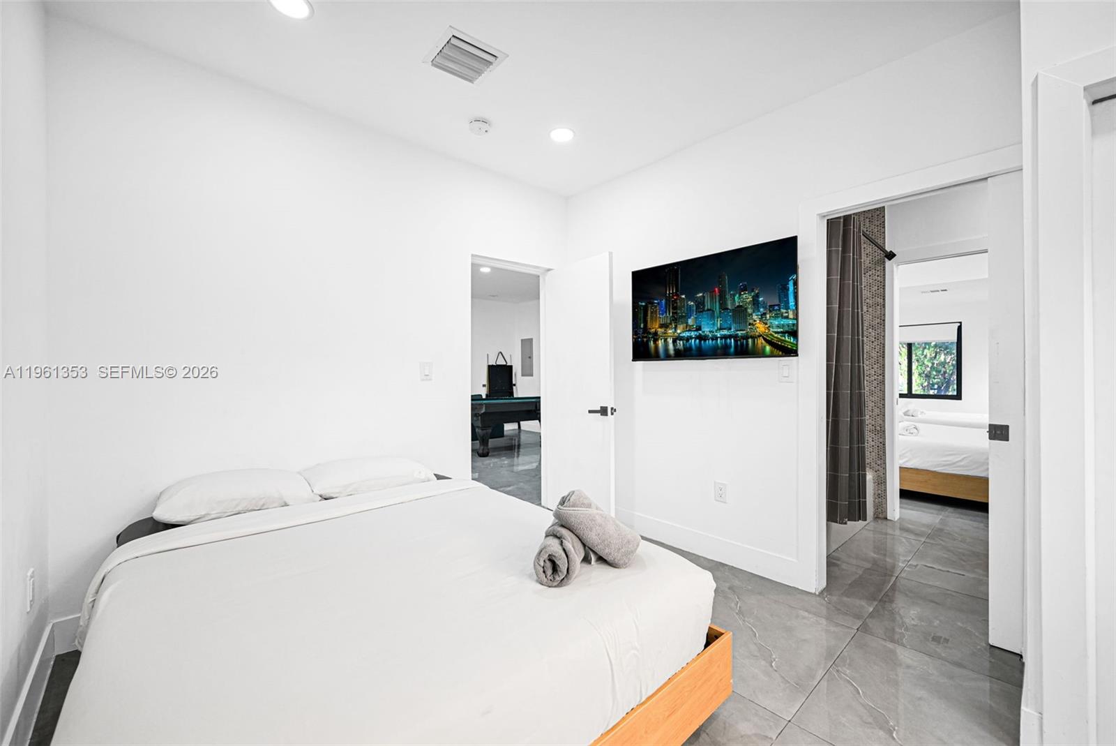 112 NW 53rd St Miami, FL 33127