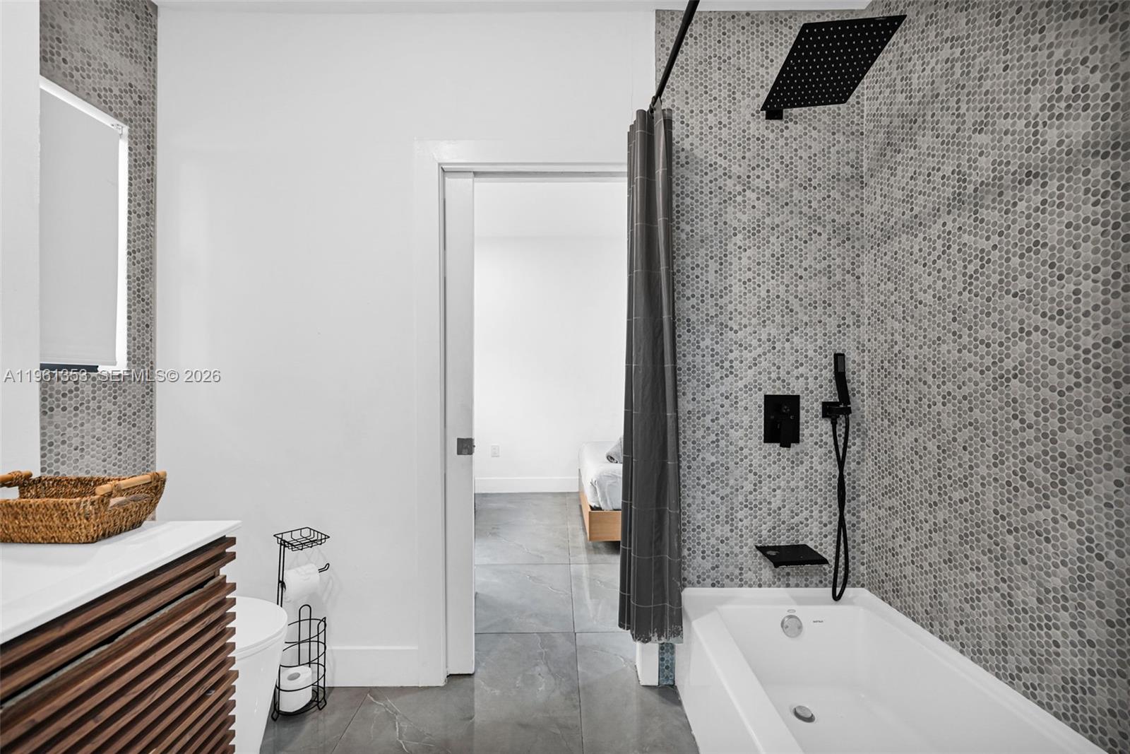 112 NW 53rd St Miami, FL 33127