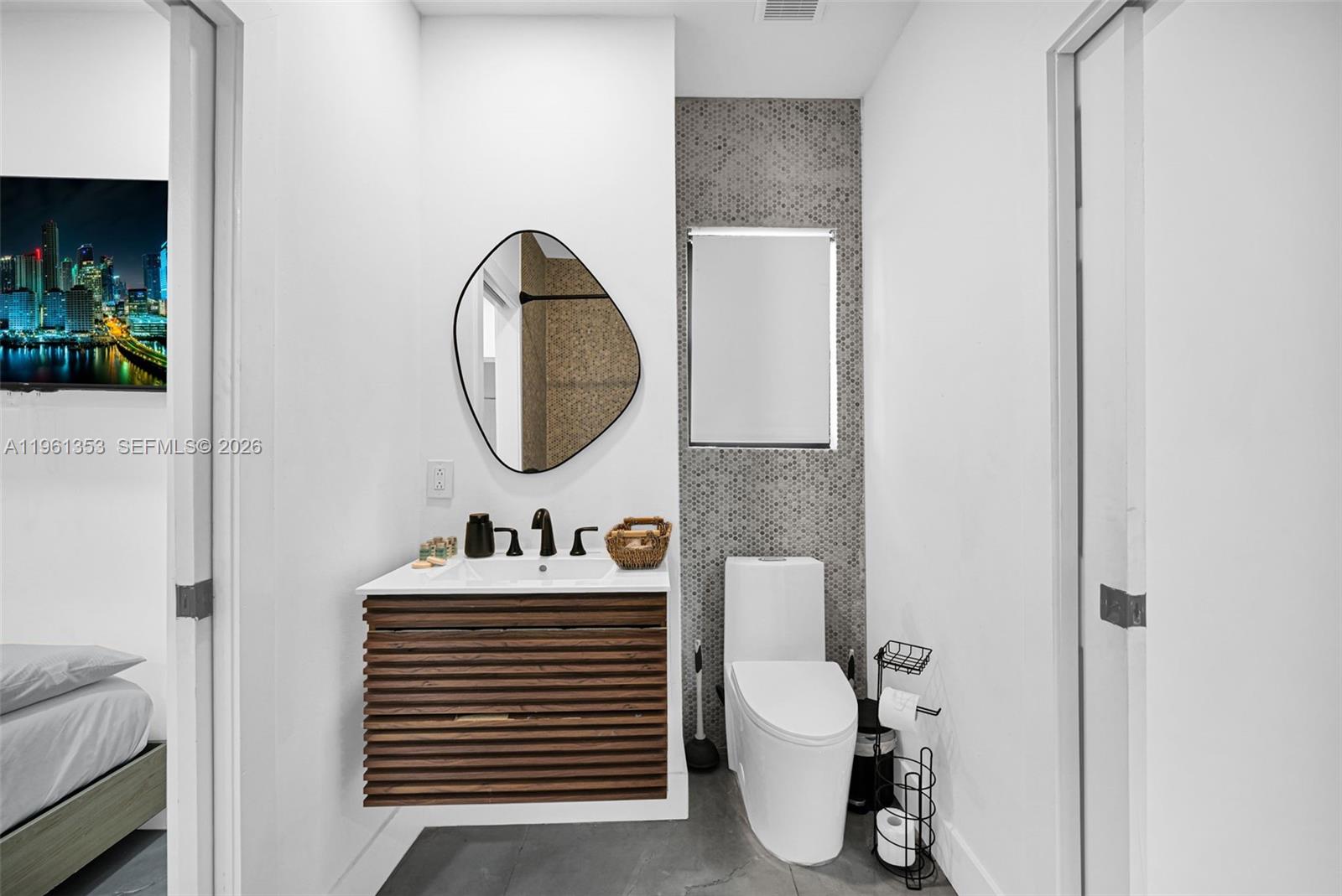 112 NW 53rd St Miami, FL 33127