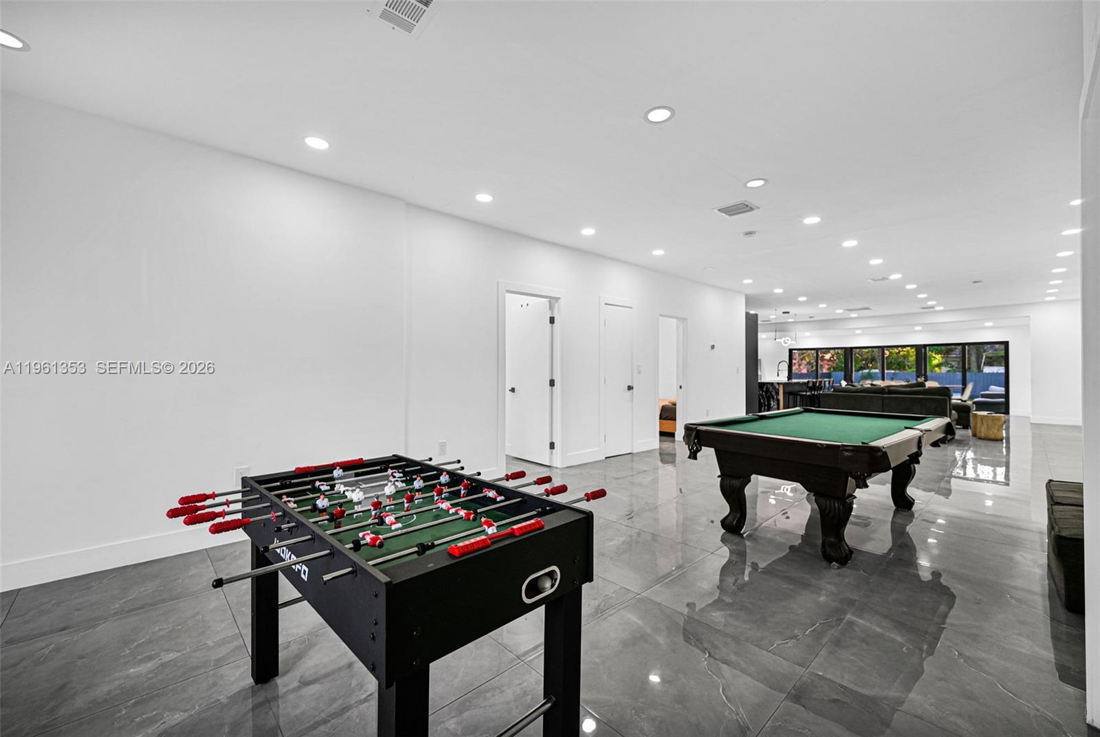 112 NW 53rd St Miami, FL 33127