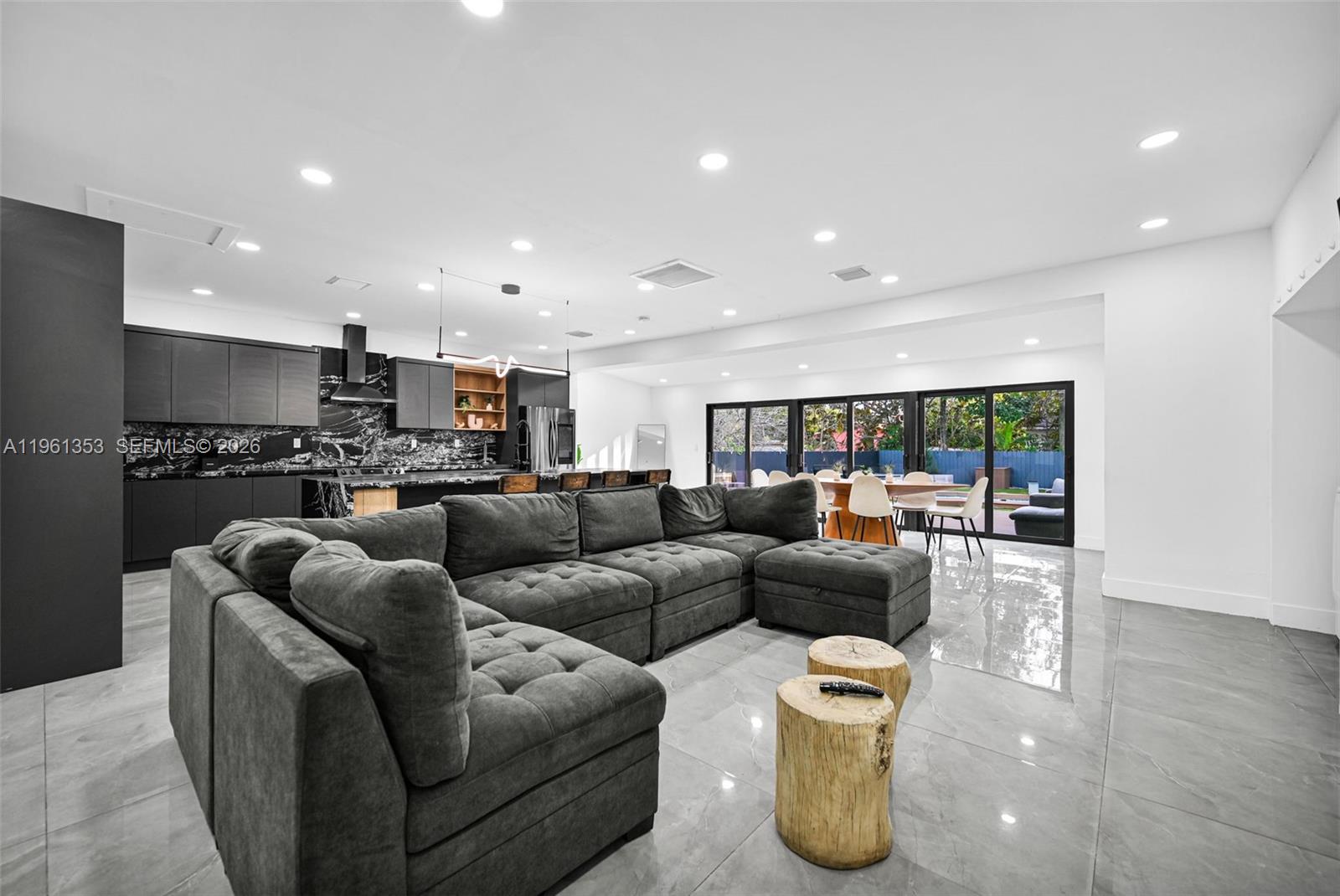 112 NW 53rd St Miami, FL 33127