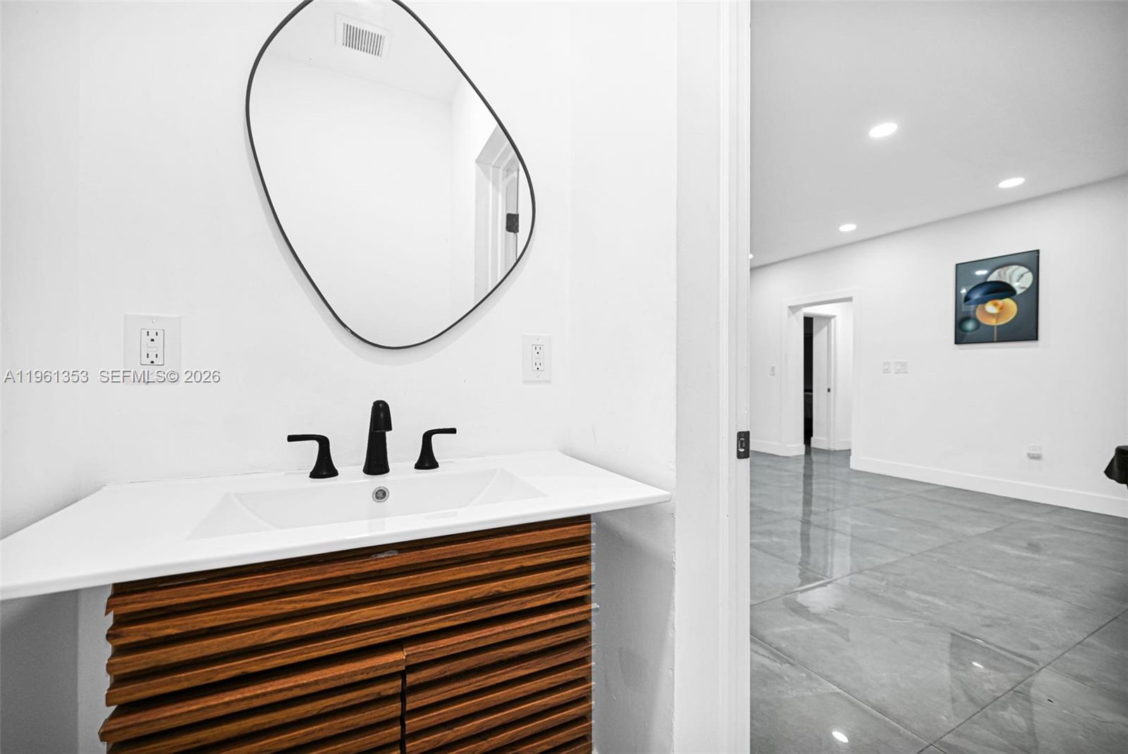 112 NW 53rd St Miami, FL 33127