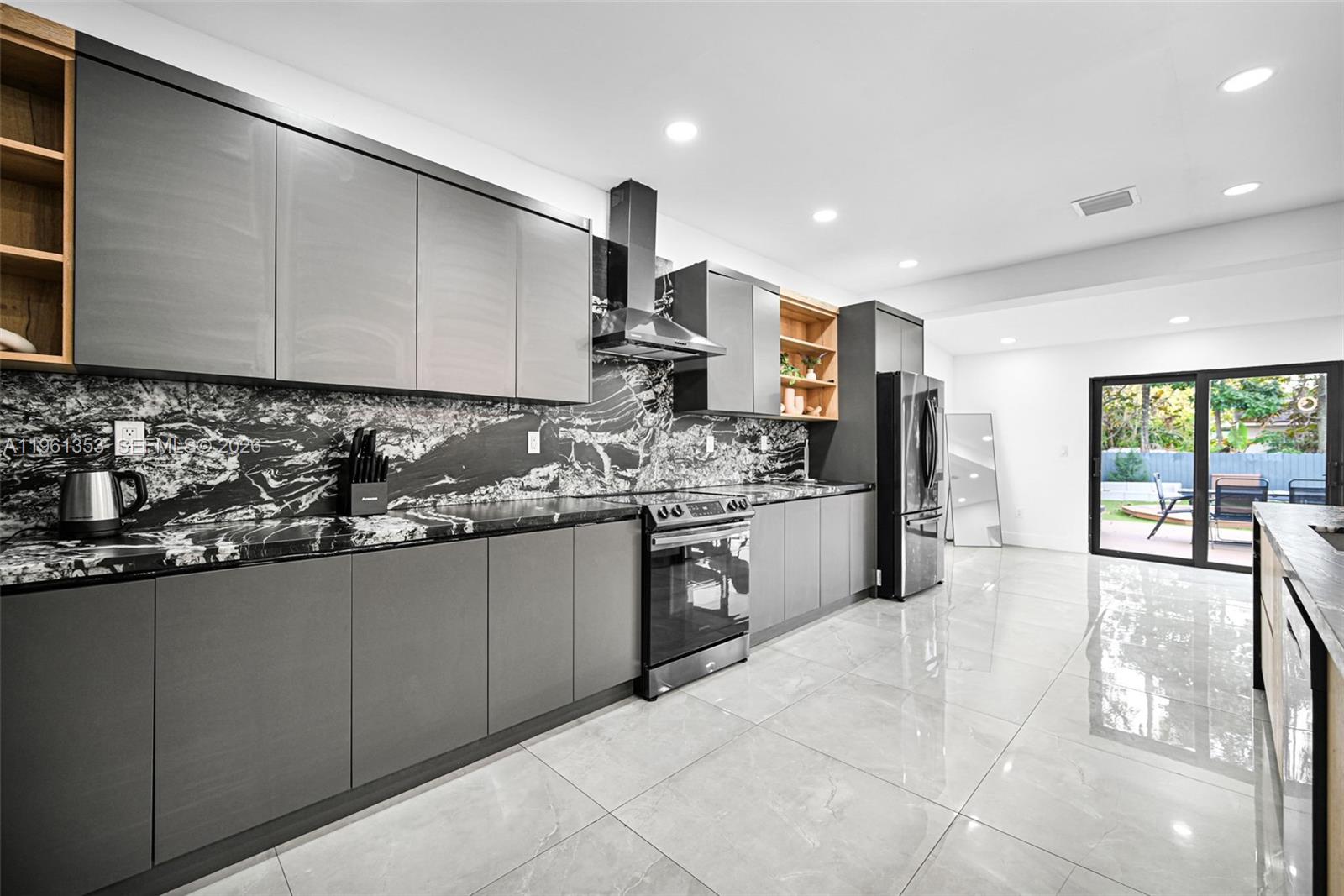 112 NW 53rd St Miami, FL 33127