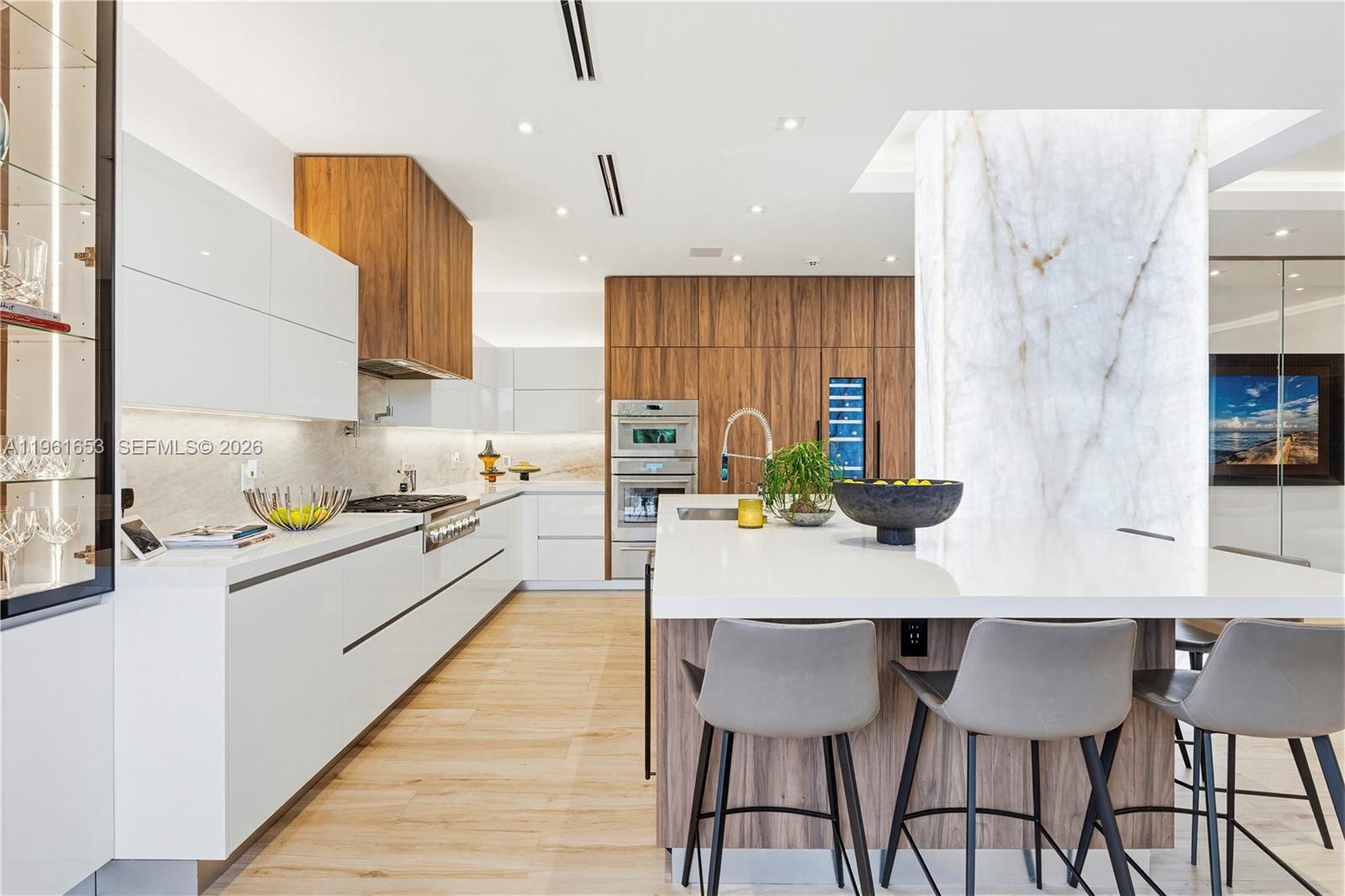 5860 Paradise Pt Dr Palmetto Bay, FL 33157