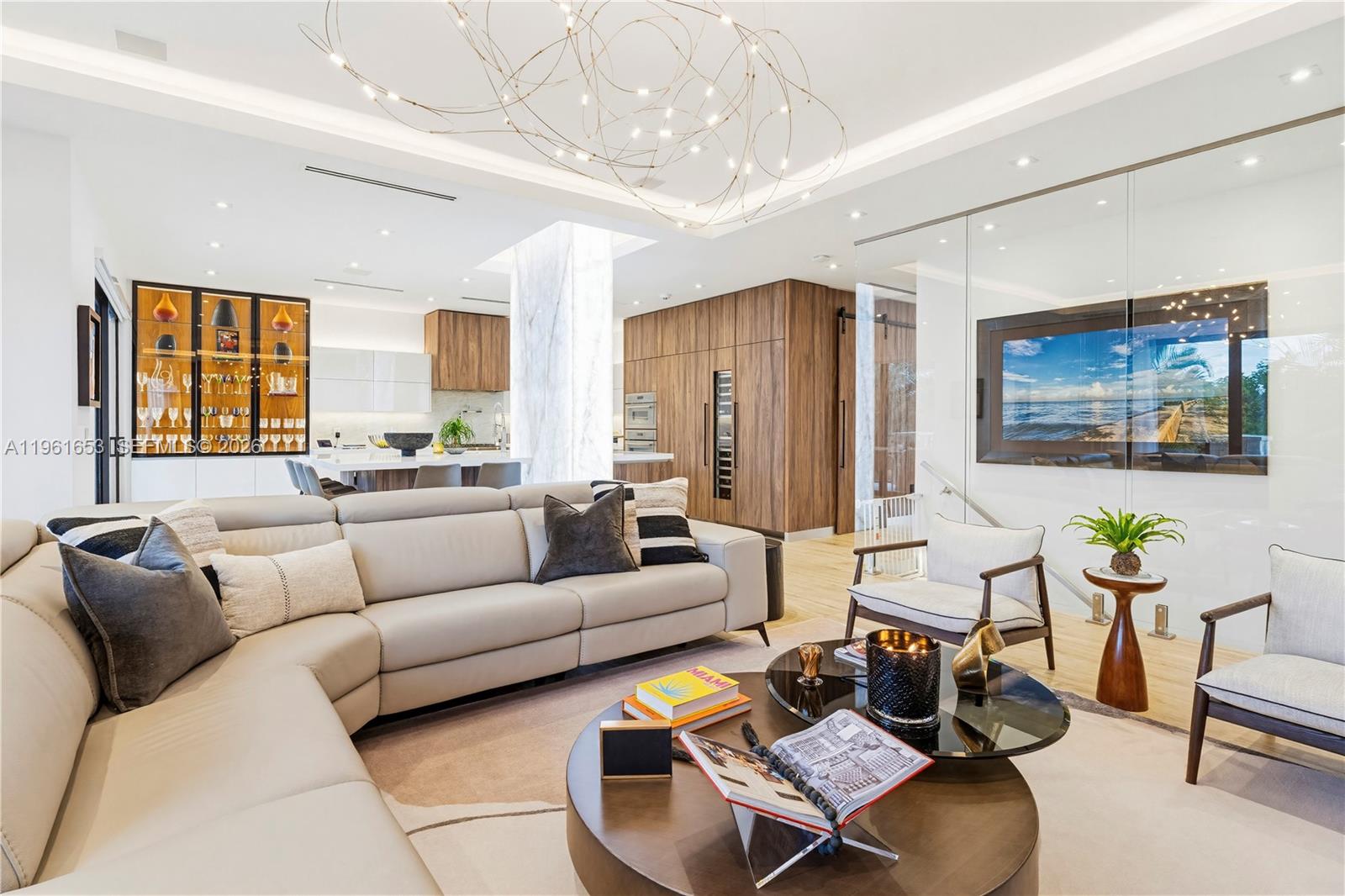 5860 Paradise Pt Dr Palmetto Bay, FL 33157