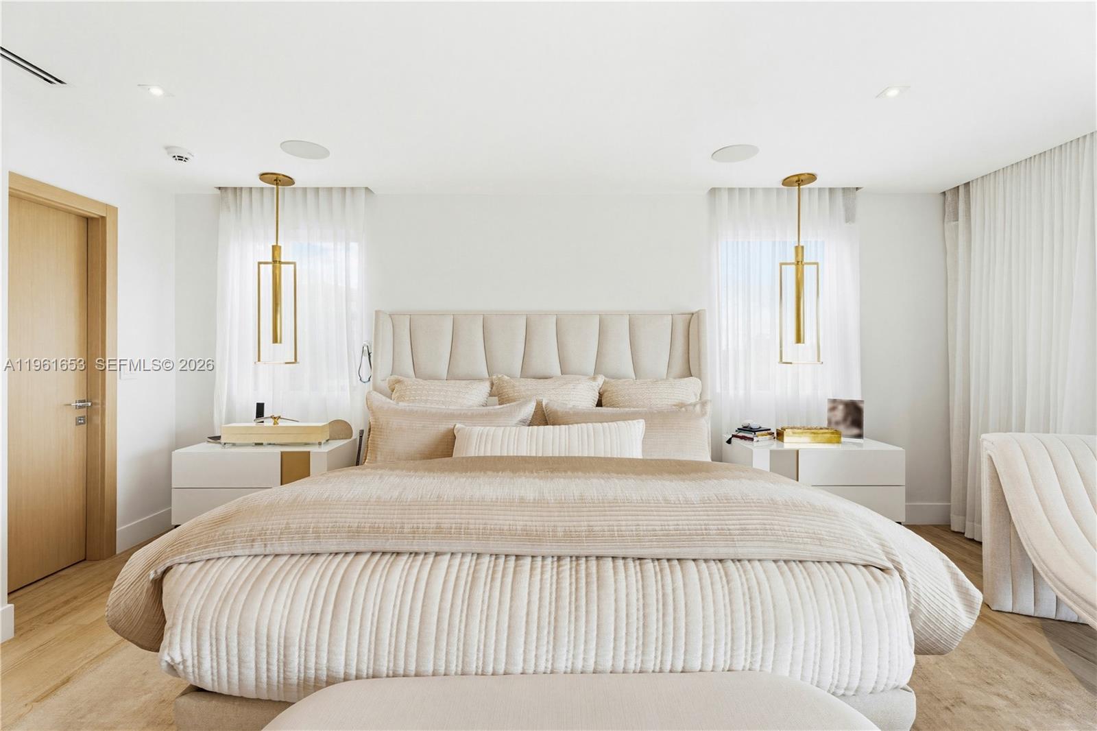 5860 Paradise Pt Dr Palmetto Bay, FL 33157