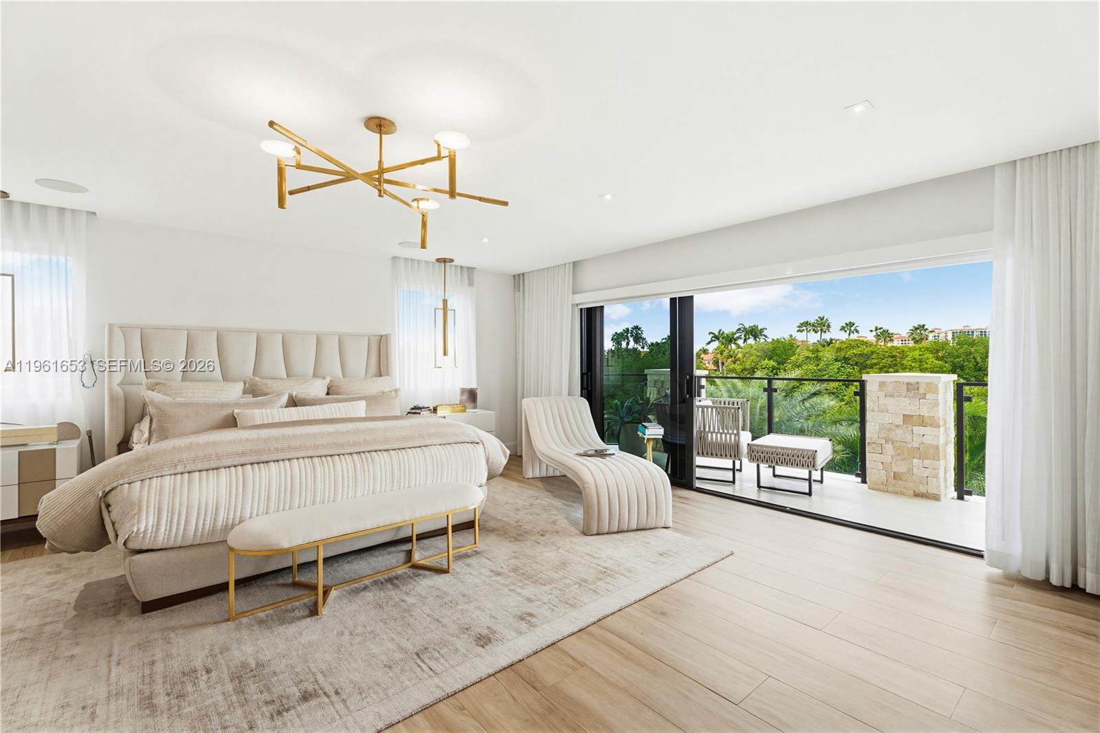 5860 Paradise Pt Dr Palmetto Bay, FL 33157