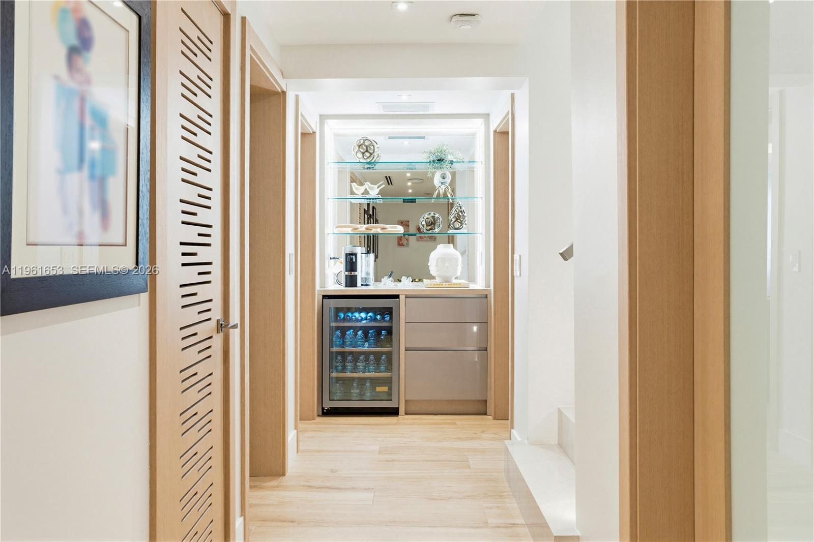 5860 Paradise Pt Dr Palmetto Bay, FL 33157