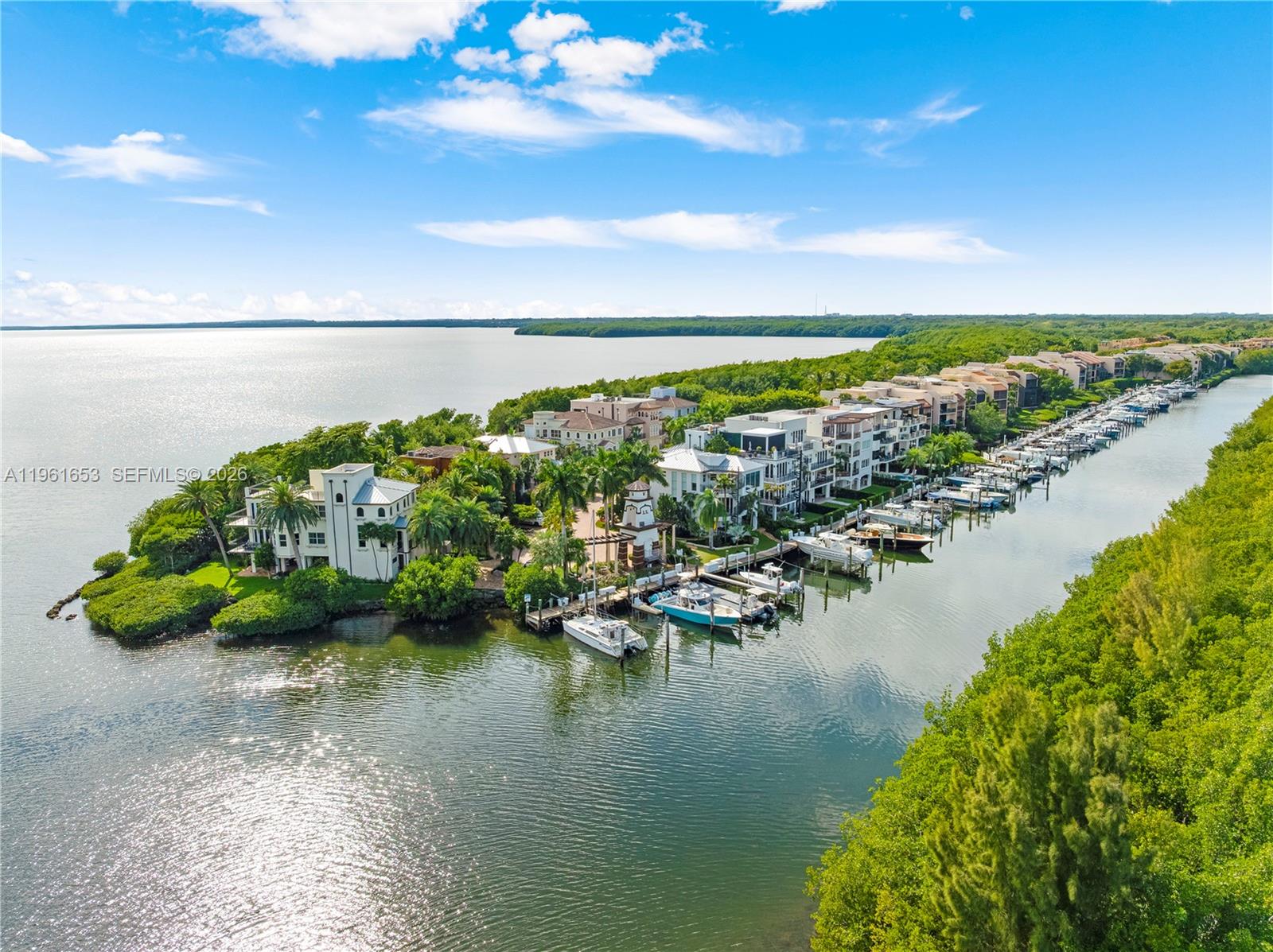 5860 Paradise Pt Dr Palmetto Bay, FL 33157