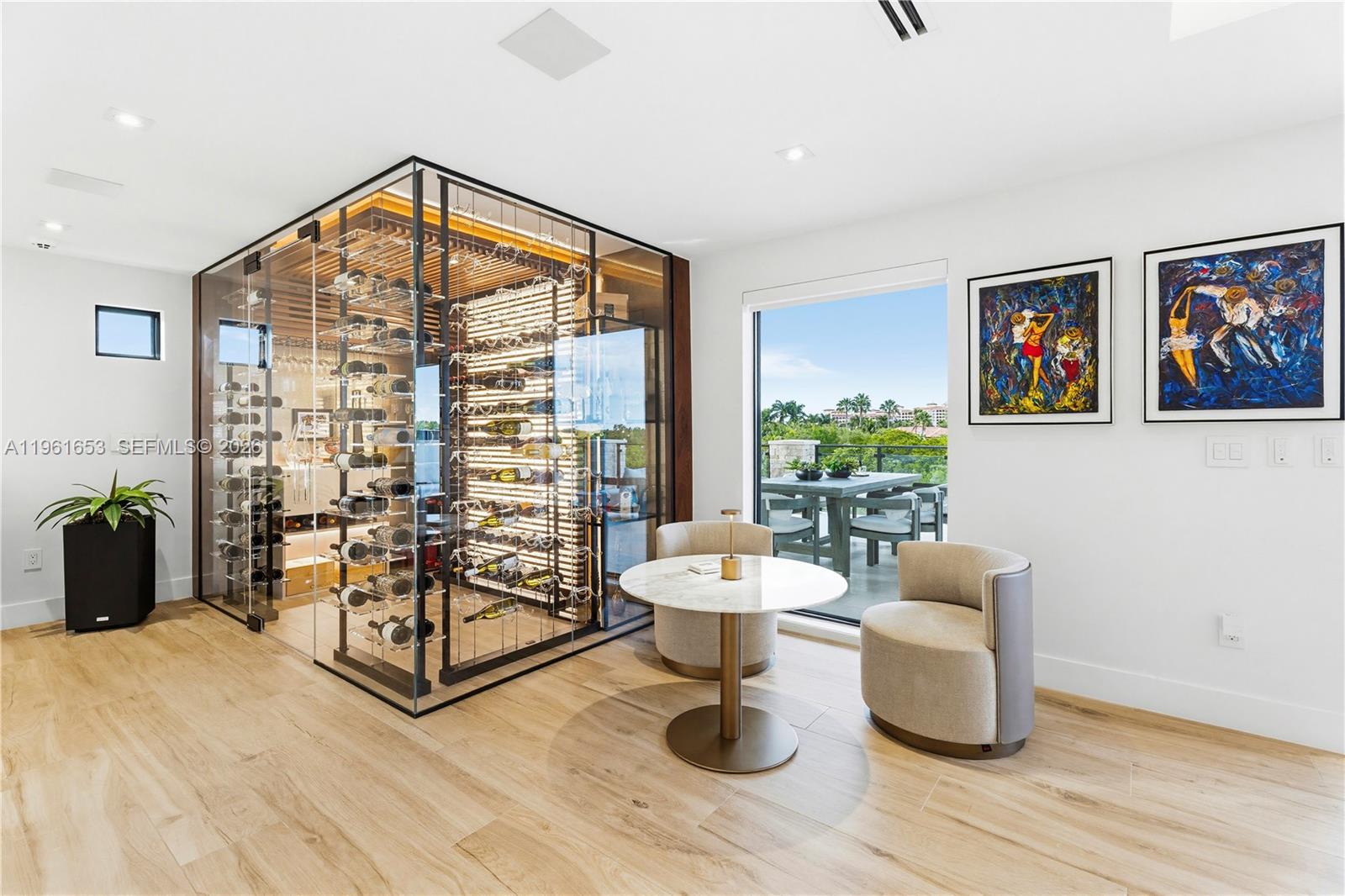 5860 Paradise Pt Dr Palmetto Bay, FL 33157