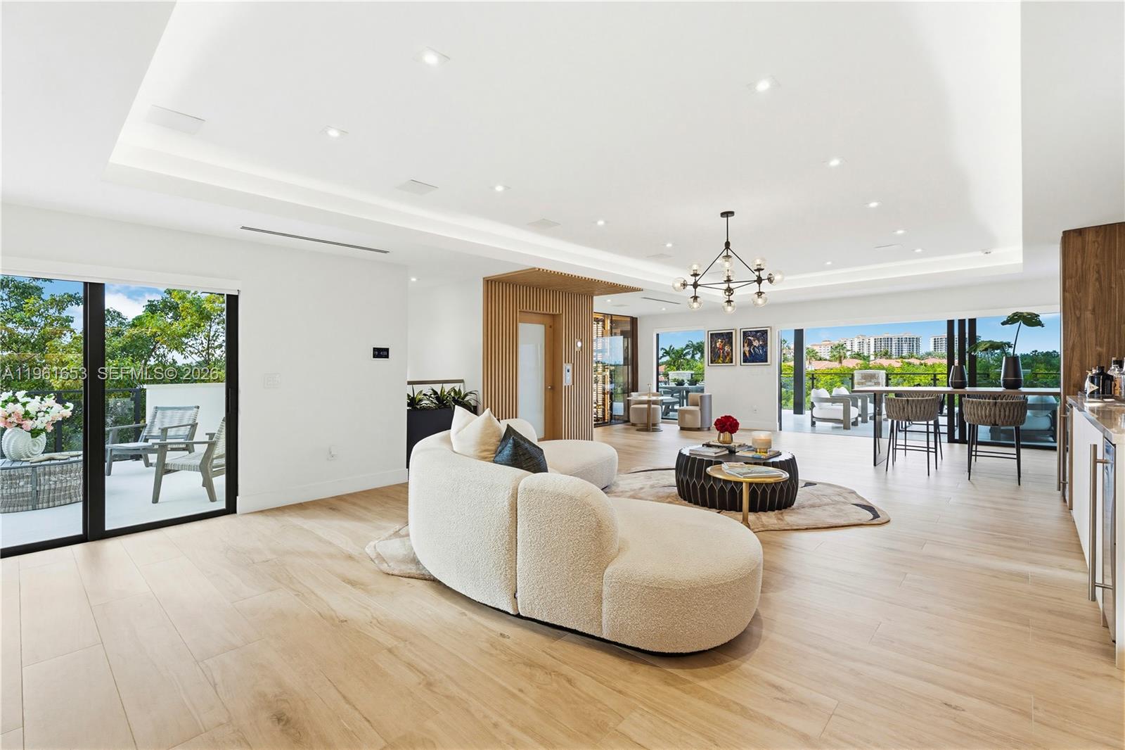 5860 Paradise Pt Dr Palmetto Bay, FL 33157