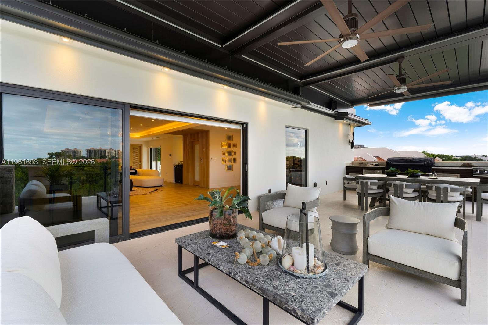 5860 Paradise Pt Dr Palmetto Bay, FL 33157