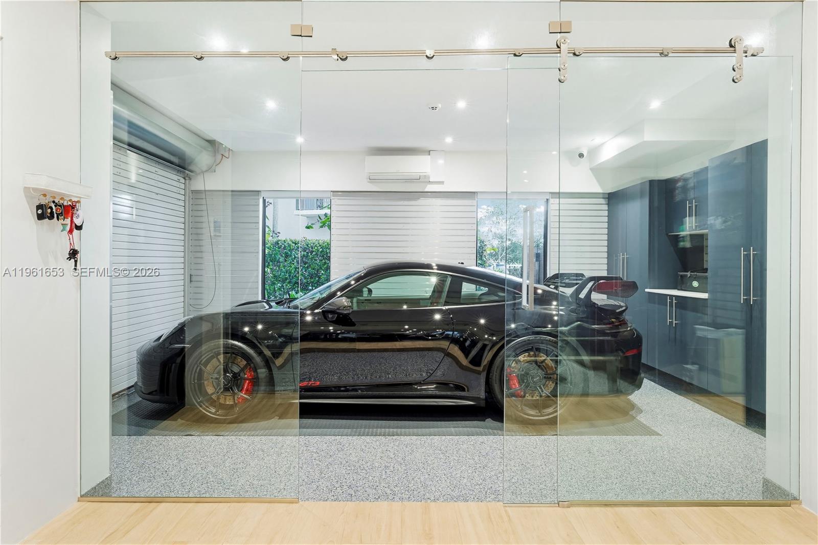 5860 Paradise Pt Dr Palmetto Bay, FL 33157