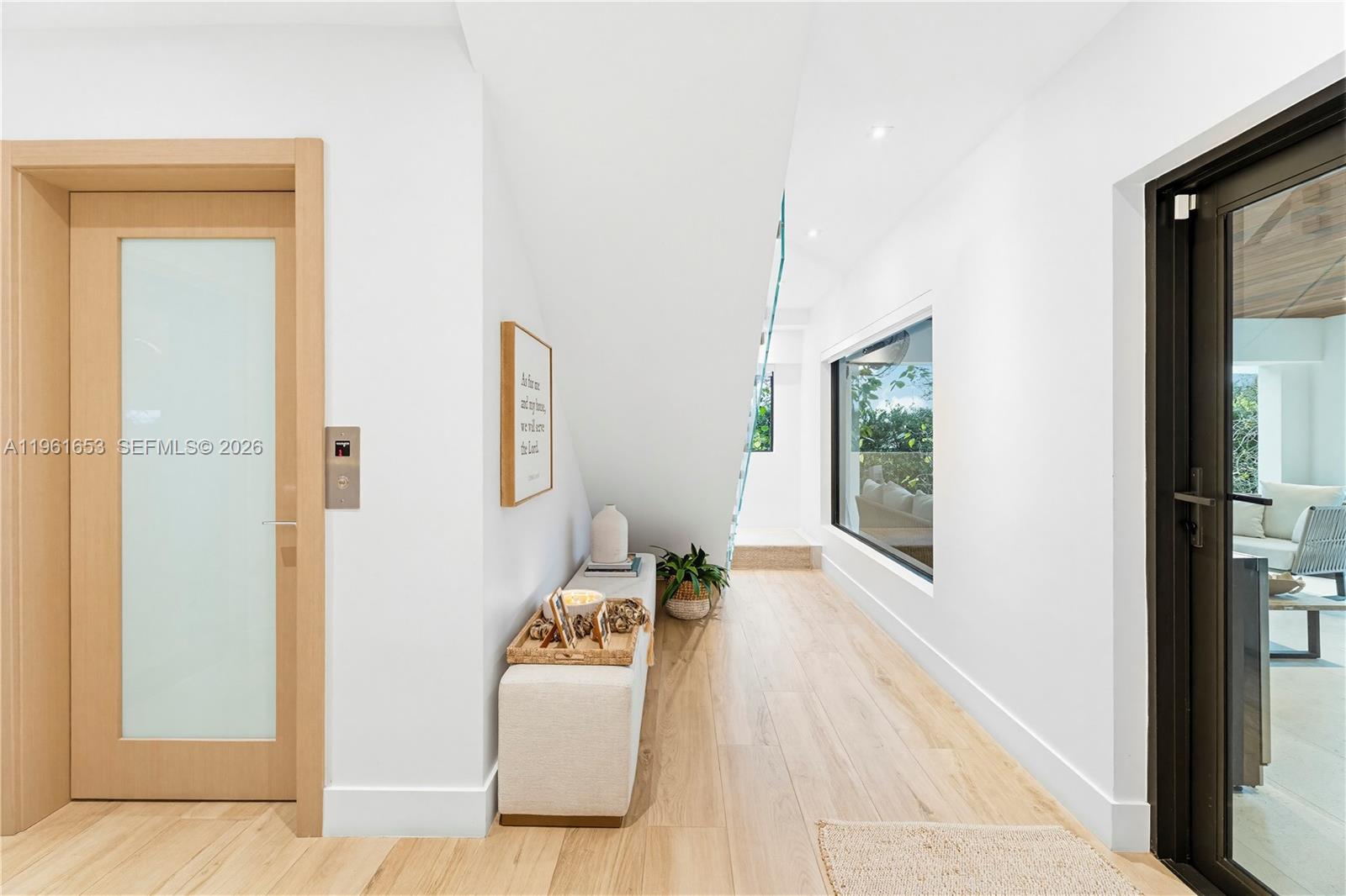 5860 Paradise Pt Dr Palmetto Bay, FL 33157