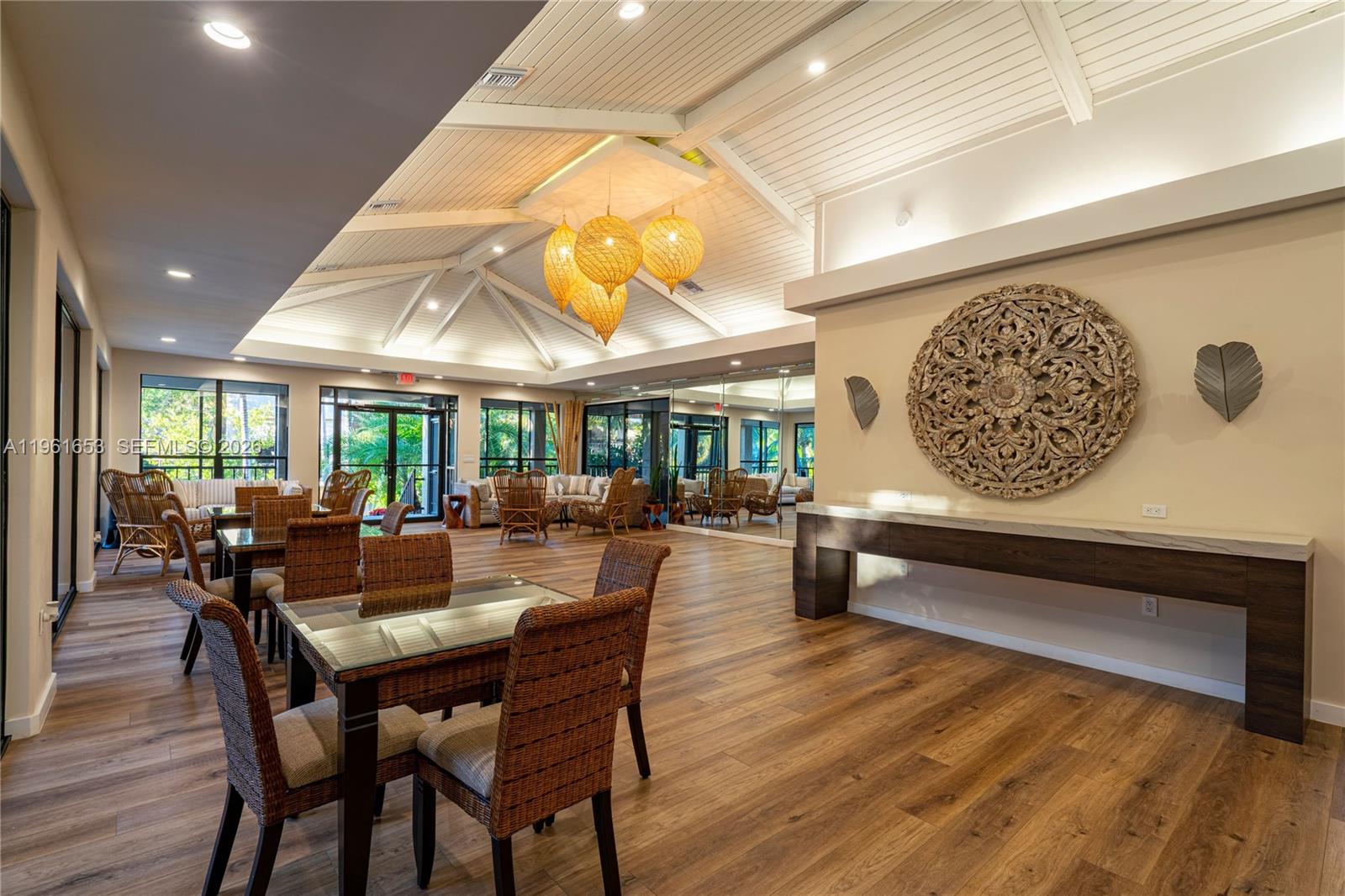 5860 Paradise Pt Dr Palmetto Bay, FL 33157