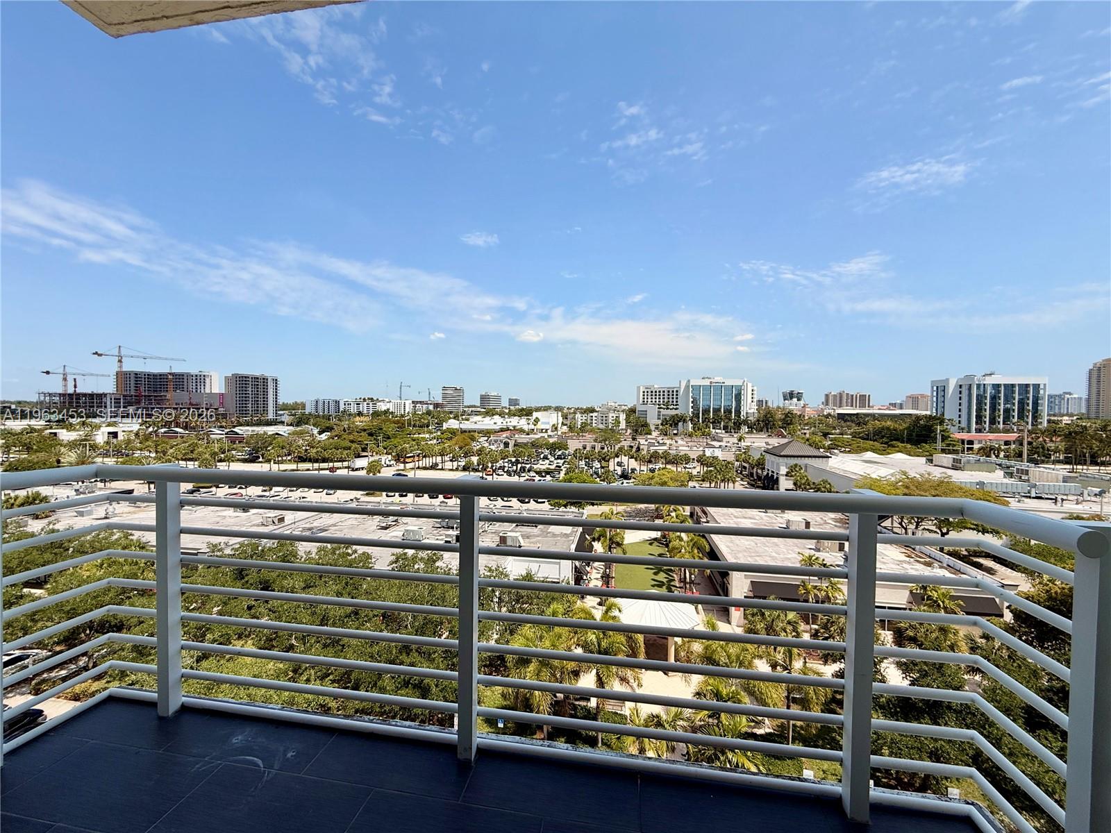 image The Venture at Aventura25