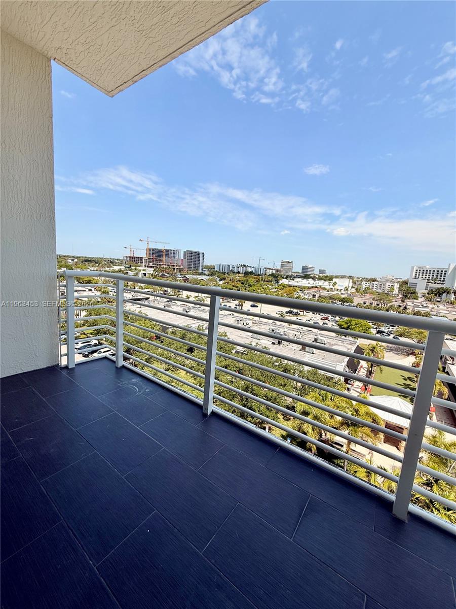 image The Venture at Aventura27