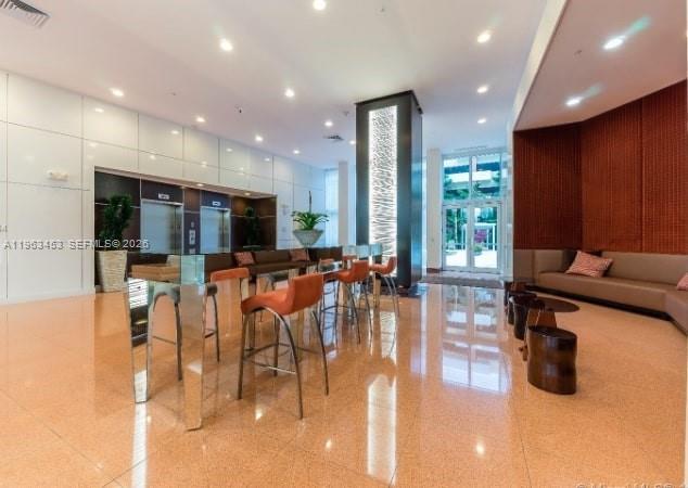 image The Venture at Aventura38