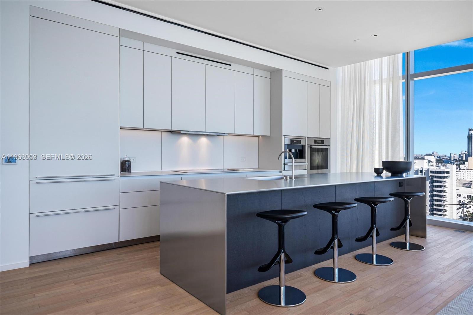 2901 Collins Ave #1501 Miami Beach, FL 33140