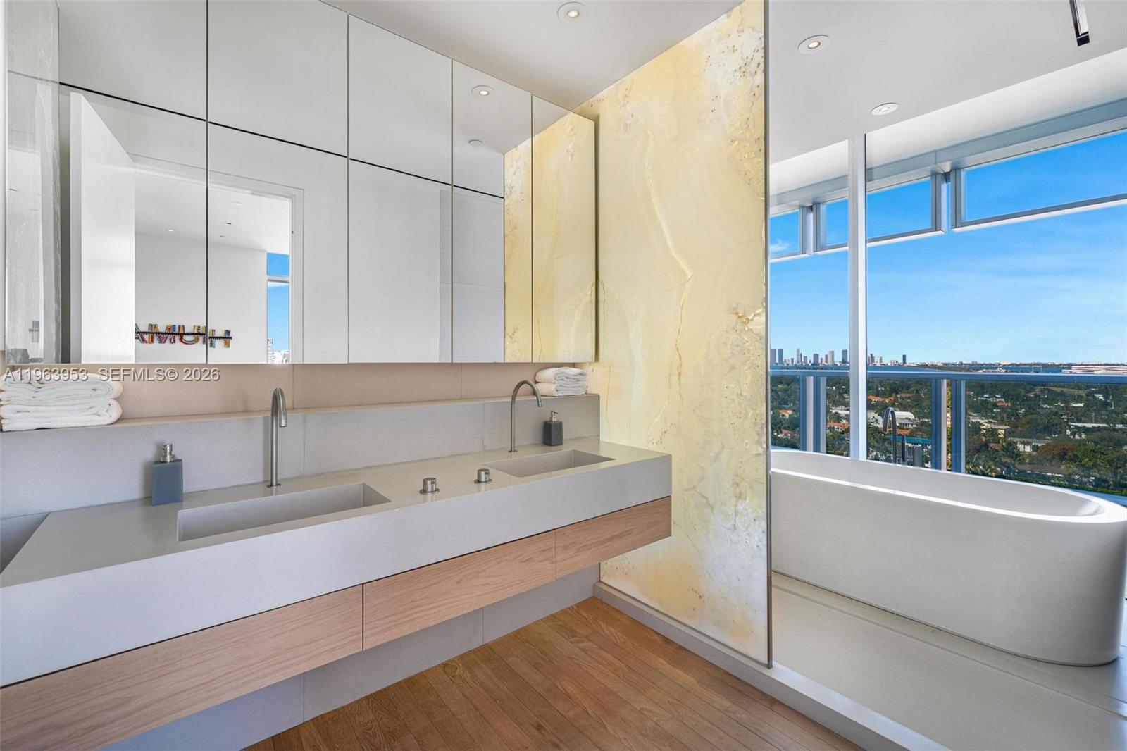 2901 Collins Ave #1501 Miami Beach, FL 33140