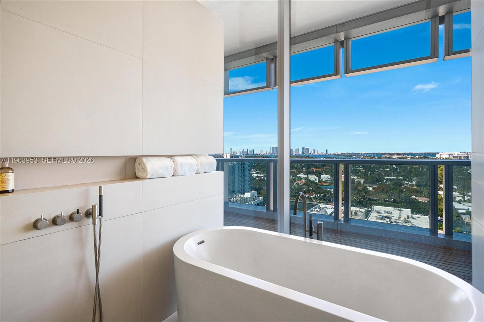 2901 Collins Ave #1501 Miami Beach, FL 33140