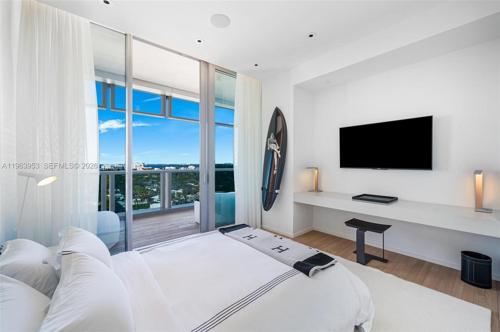 2901 Collins Ave #1501 Miami Beach, FL 33140