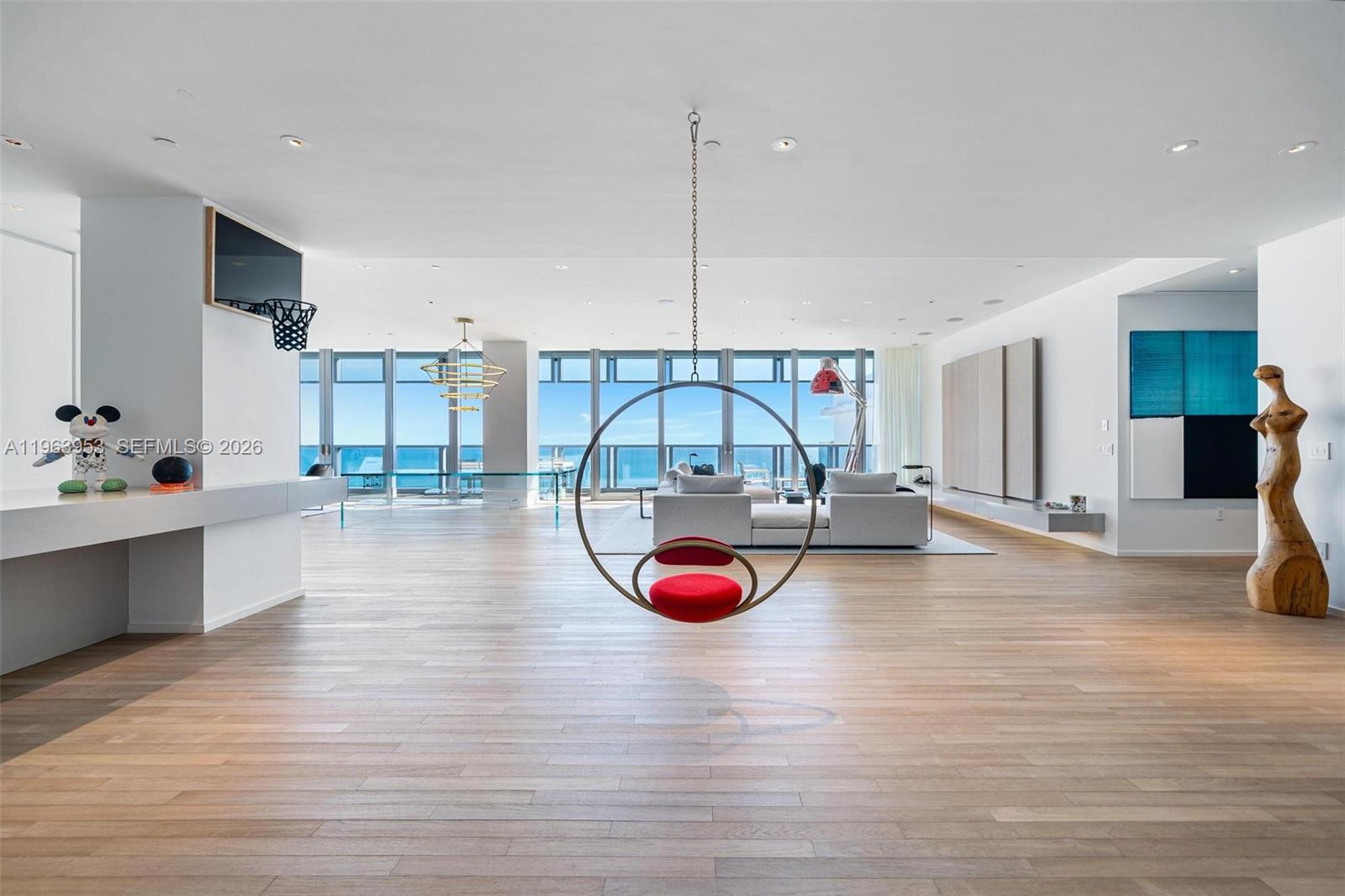 2901 Collins Ave #1501 Miami Beach, FL 33140