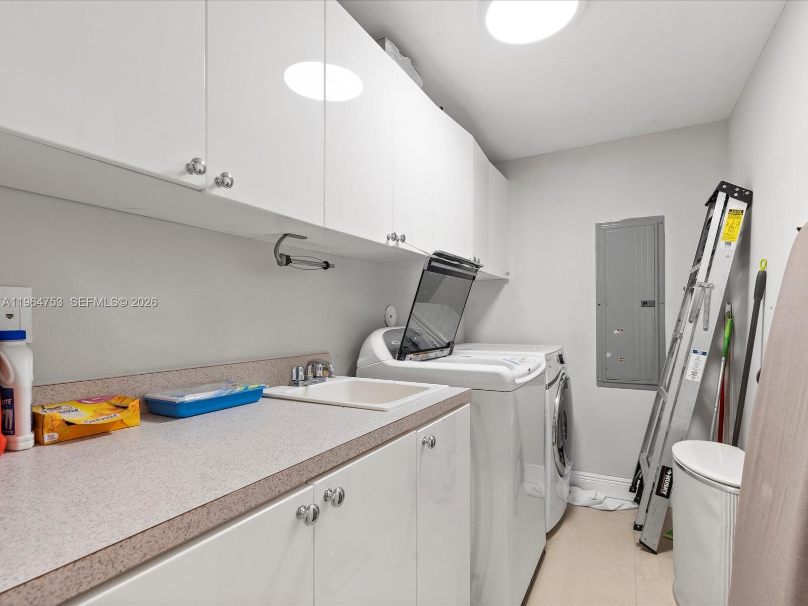 image Acqualina Residences16