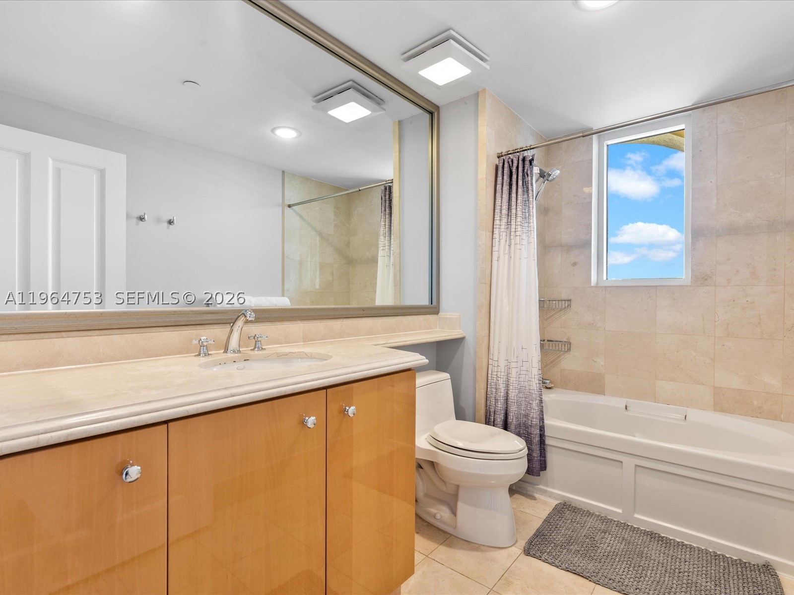 image Acqualina Residences43
