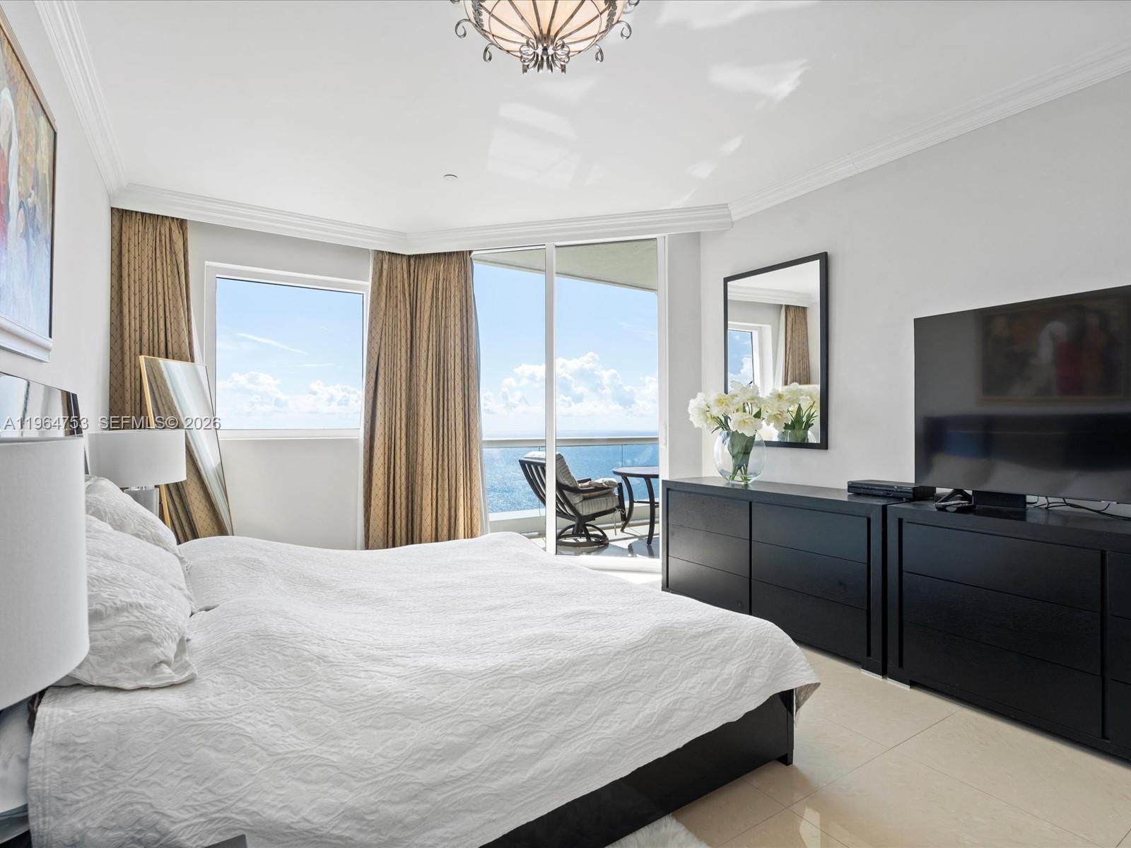 image Acqualina Residences8