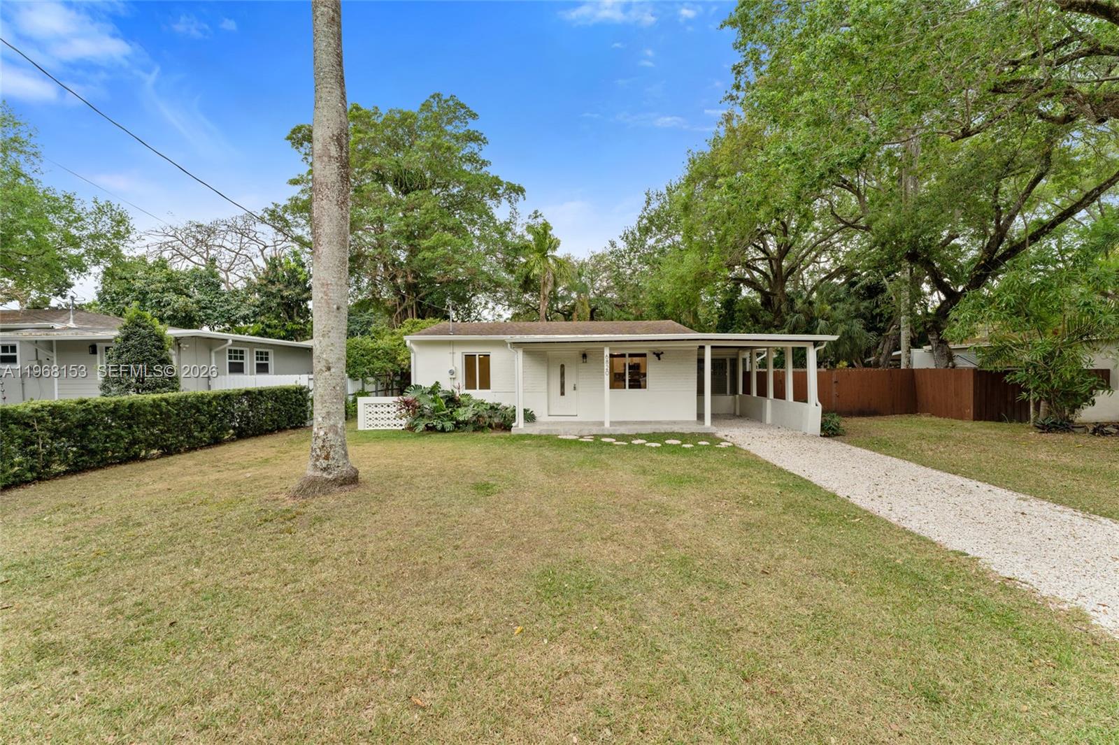 6820 SW 77th Ter South Miami, FL 33143