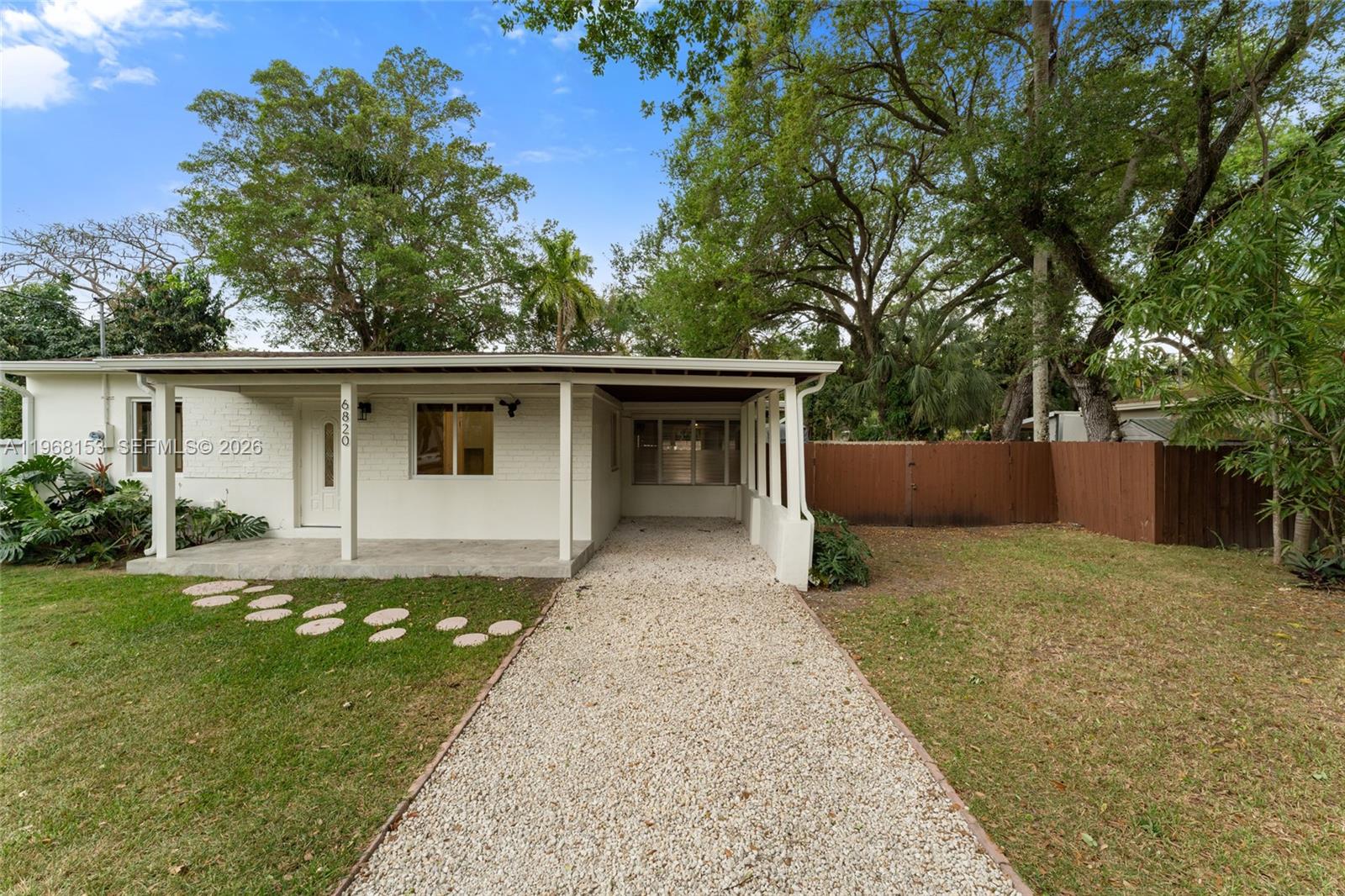 6820 SW 77th Ter South Miami, FL 33143