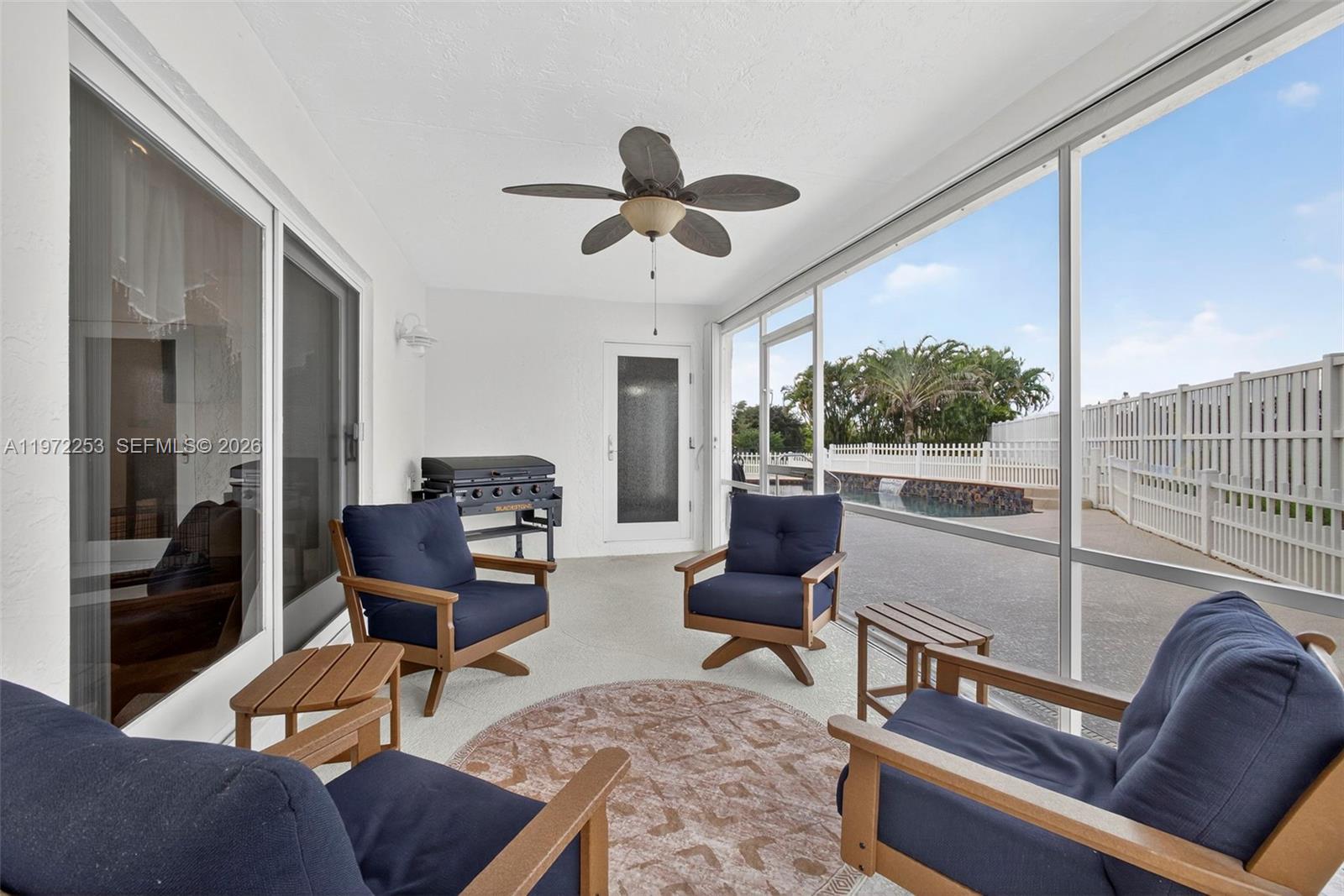 112 Camelot Ct Royal Palm Beach, FL 33411