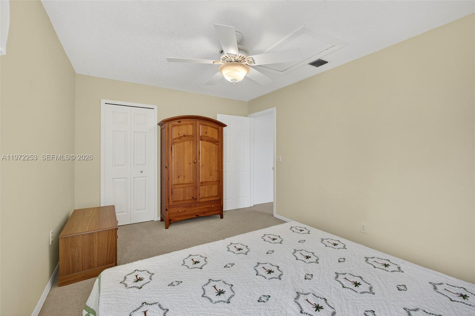 112 Camelot Ct Royal Palm Beach, FL 33411