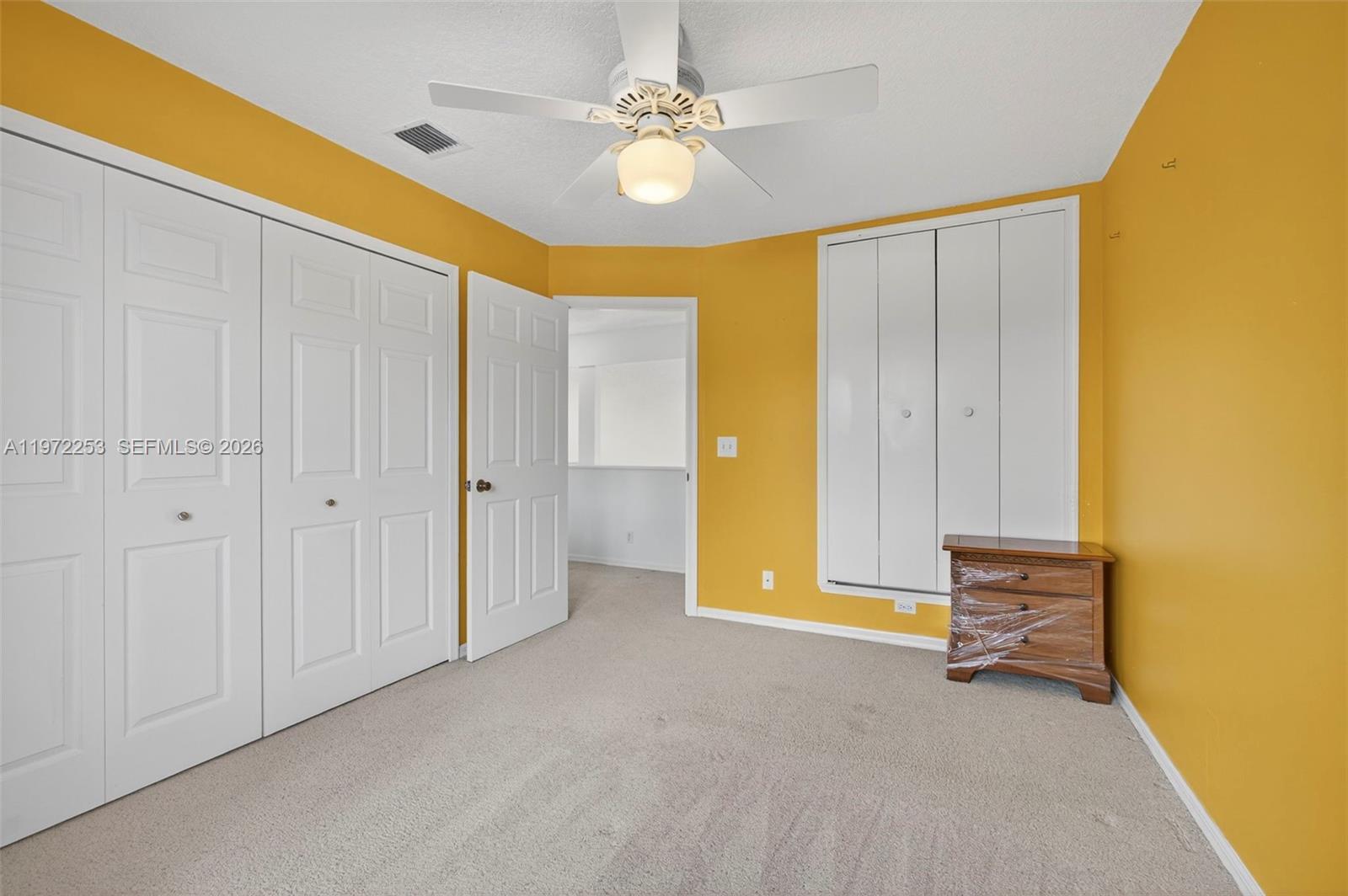 112 Camelot Ct Royal Palm Beach, FL 33411