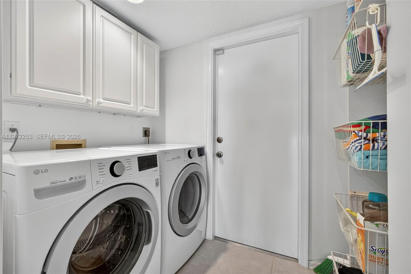 112 Camelot Ct Royal Palm Beach, FL 33411