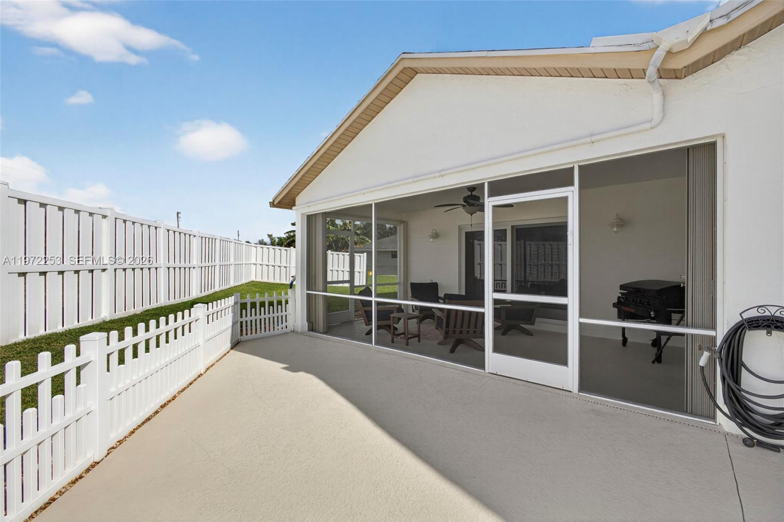 112 Camelot Ct Royal Palm Beach, FL 33411