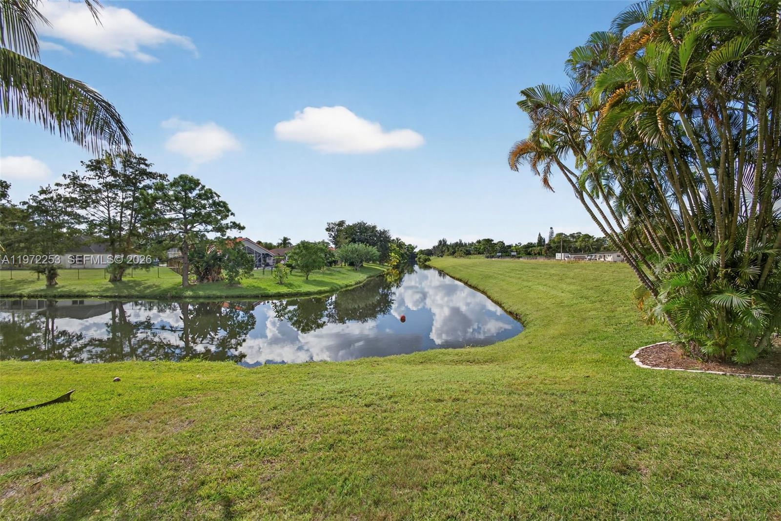 112 Camelot Ct Royal Palm Beach, FL 33411