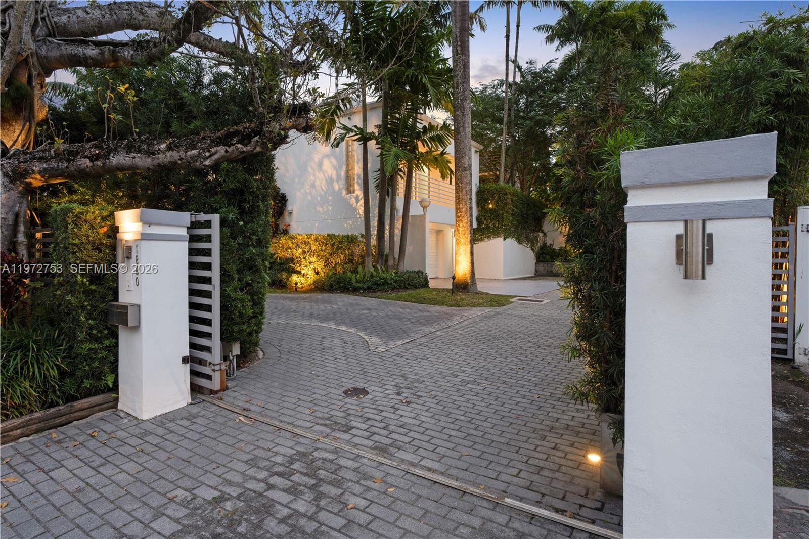 1880 S Bayshore Dr Miami, FL 33133