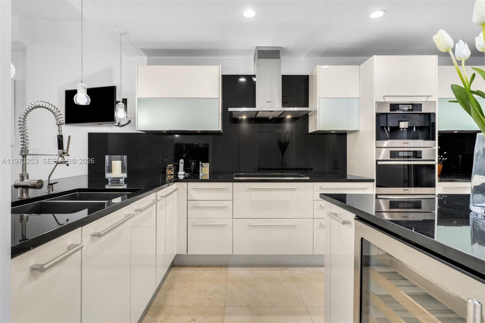 17121 Collins Ave #2405 Sunny Isles Beach, FL 33160