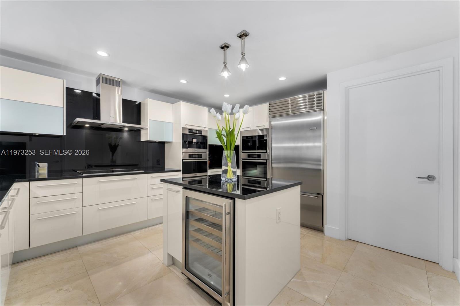 17121 Collins Ave #2405 Sunny Isles Beach, FL 33160