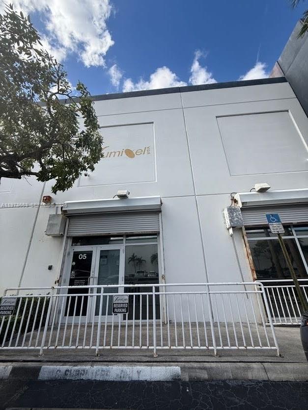 7620 NW 25th St Miami, FL 33122