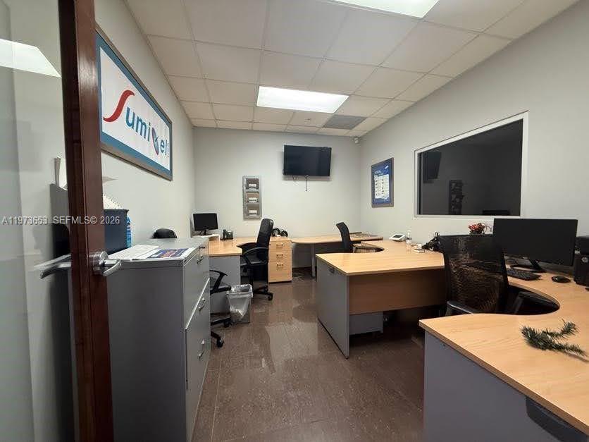 7620 NW 25th St Miami, FL 33122