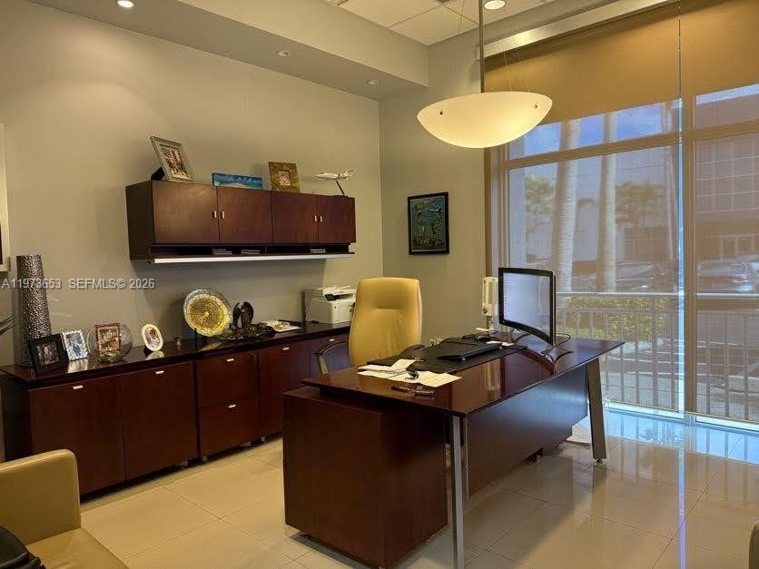 7620 NW 25th St Miami, FL 33122