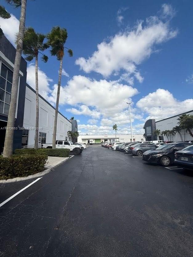 7620 NW 25th St Miami, FL 33122