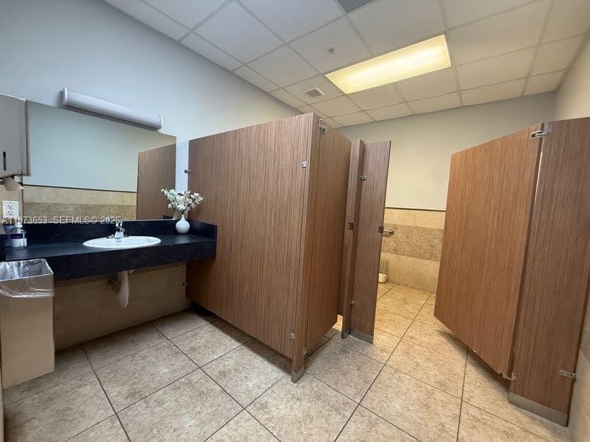 7620 NW 25th St Miami, FL 33122