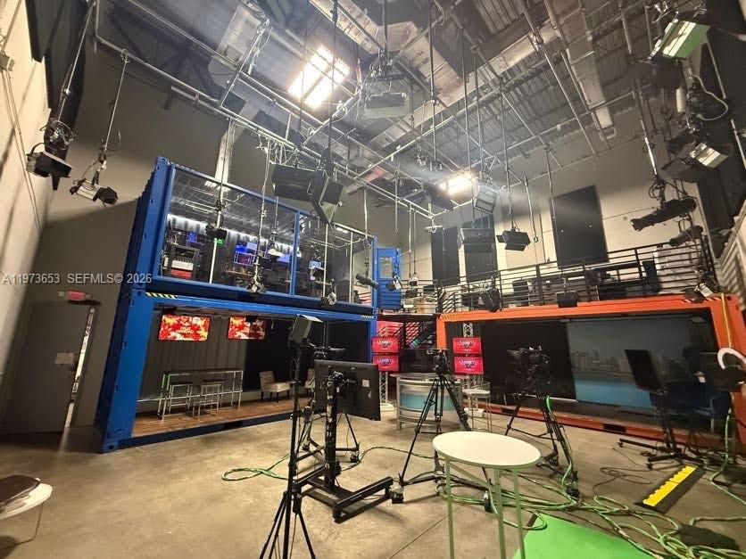 7620 NW 25th St Miami, FL 33122